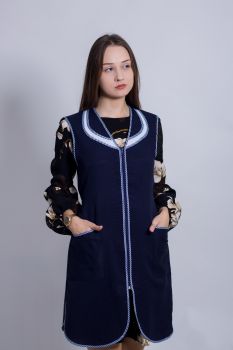 Халат из габардина без рукавов на молнии.